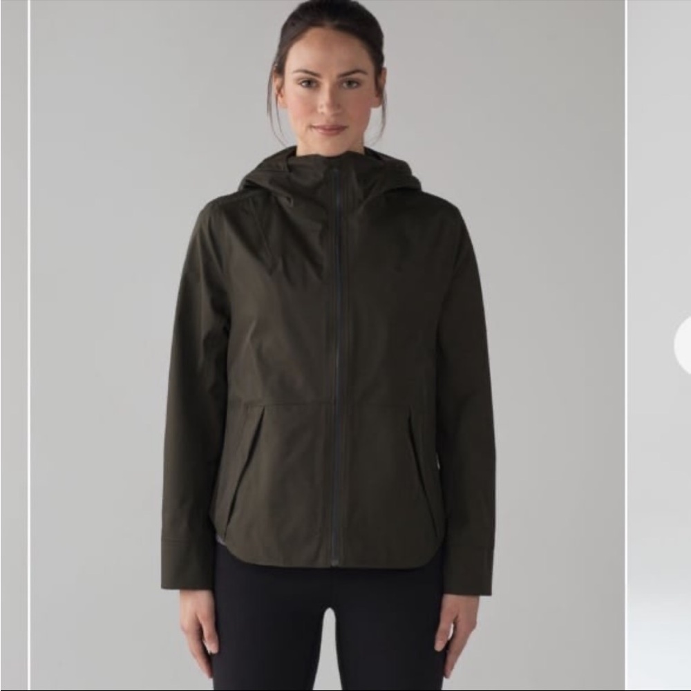Like New Lululemon Everyday Getaway Jacket. Color Dark Olive. Size 4